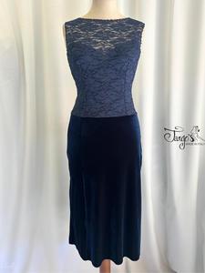 Annette dress in blue velvet and glitter lace- 6925e34adcd11
