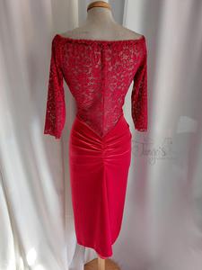 Dress Annette in velvet red fabric with lace