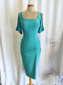 Abito Cosetta colore tiffany con manica drappeggiata