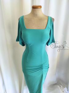 Abito Cosetta colore tiffany con manica drappeggiata