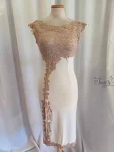 Abito Cristiana nude e pizzo oro glitter