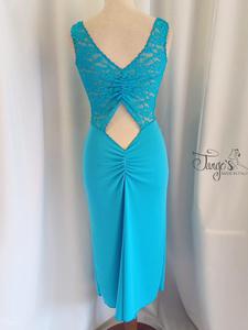 Dress robi in sky blue and lace