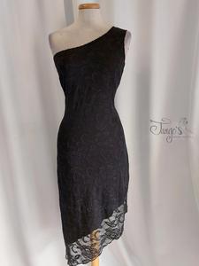 Dress Simon one-shoulder in black lace