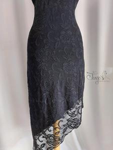 Dress Simon one-shoulder in black lace