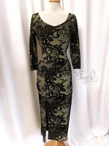 Dress Sonia in flocked fabric with slit