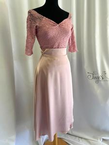 Completo top Annalisa in pizzo rosa antico e gonna Orfea cipria