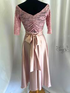 Completo top Annalisa in pizzo rosa antico e gonna Orfea cipria