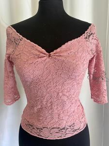 Completo top Annalisa in pizzo rosa antico e gonna Orfea cipria