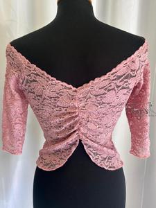 Completo top Annalisa in pizzo rosa antico e gonna Orfea cipria