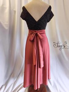 Annalisa glitter top and brick-colored orfea skirt