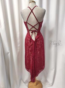 Dress Sofia in bordeaux lace with laces