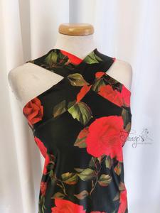 Top Eva in black and red roses fabric