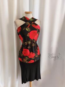 Top Eva in black and red roses fabric