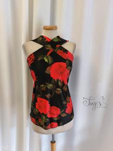 Top Eva in black and red roses fabric